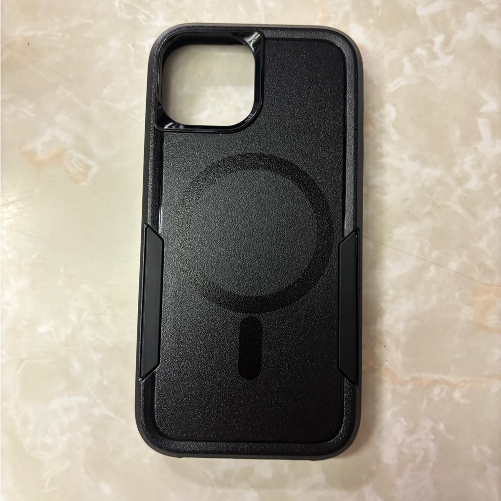 iPhone 15 Black Phone Case with MagSafe Compatibility